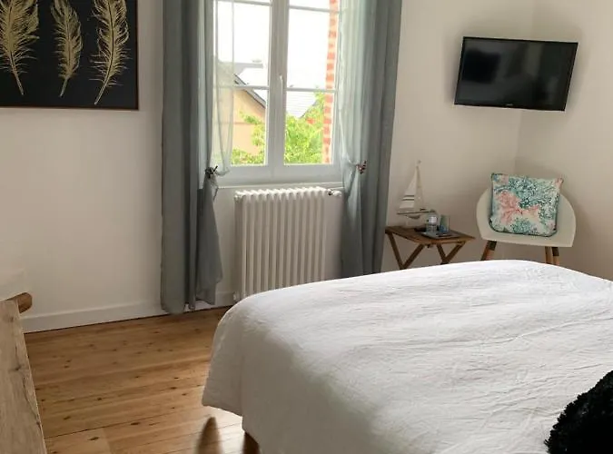 Cathy D Hotes Dives-sur-Mer