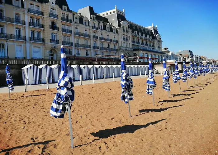 Cathy D Hotes לינה וארוחת בוקר 3*