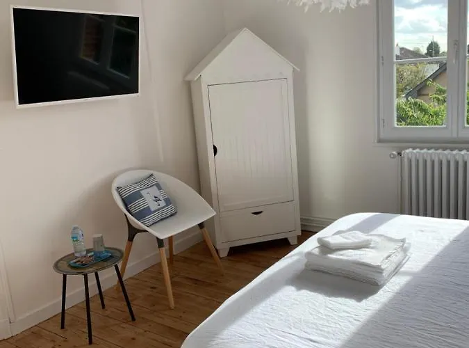 לינה וארוחת בוקר Cathy D Hotes